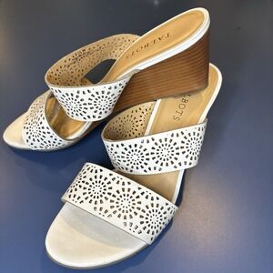 Talbots Wedge Heel White Double Strap Leather 8.5 Open Toe Mules Dainty Slides